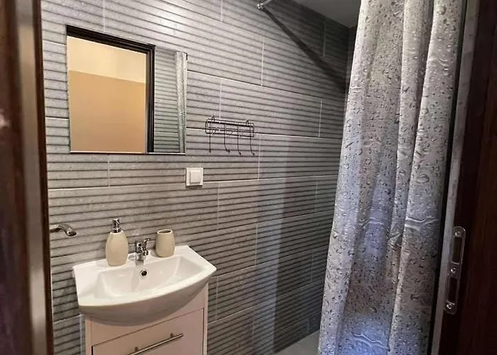 Z Antresola I Lazienka Rogozno (Oborniki)